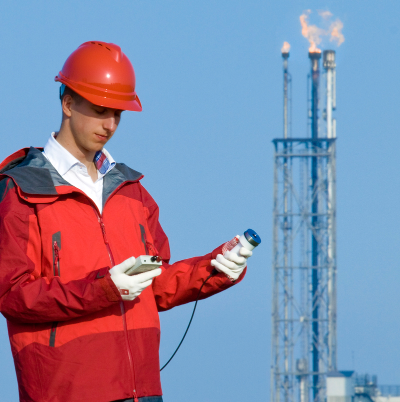 Hukseflux developed static as well as portable sensors for measurement of flare heat flux on oil platforms.