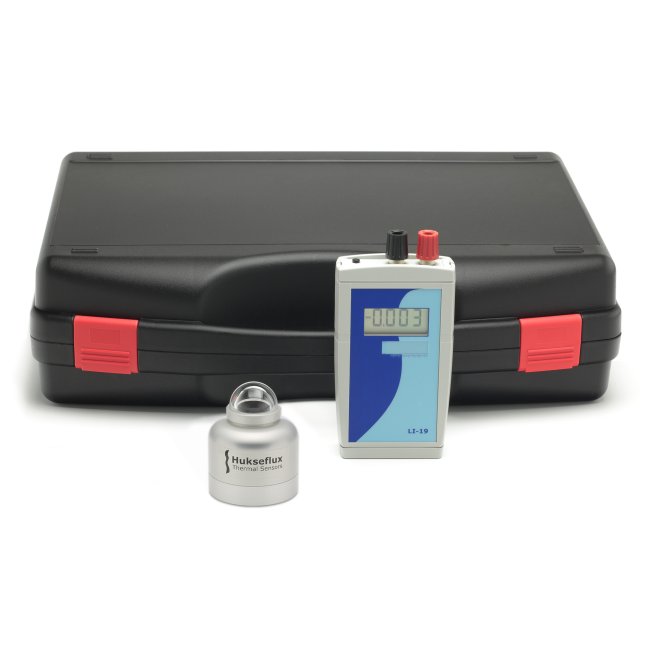for mobile measurements: SR05-LI19 pyranometer with handheld datalogger in a practical transport case